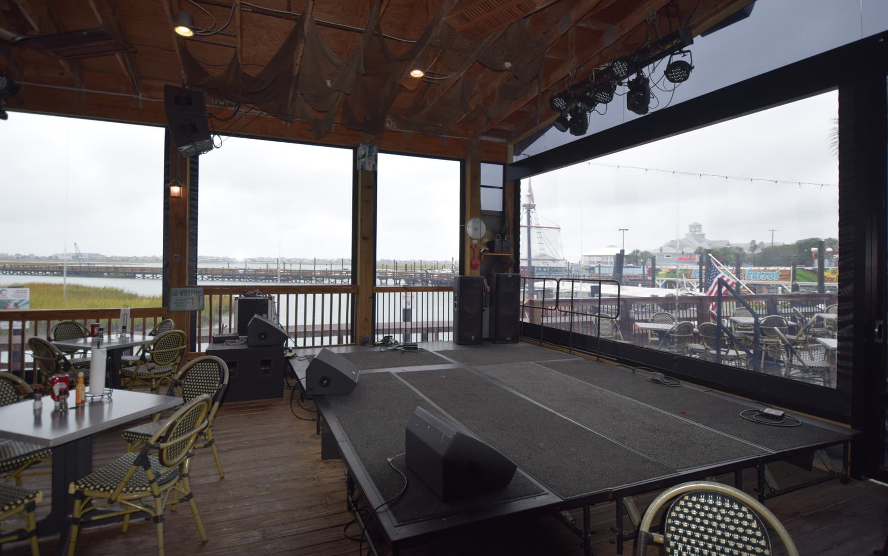 Screen Rooms & Motorized Screens